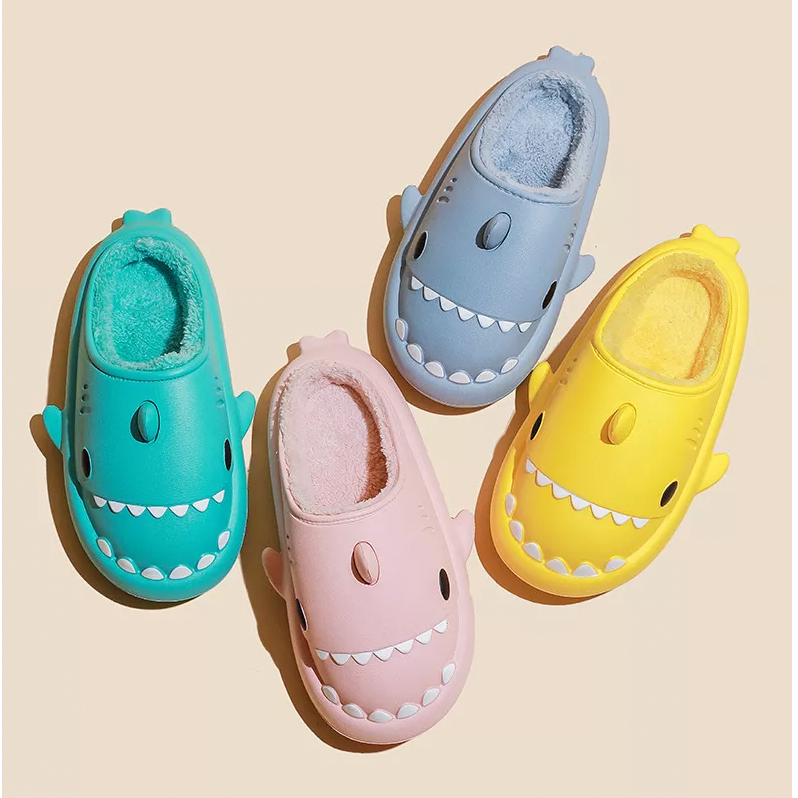 CloudShark Hai Winter Hausschuhe