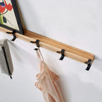 Nordische Wandgarderobe mit 5 verstellbaren Doppelhaken – Garderobenhaken aus Gummibaumholz & Aluminium in Schwarz & Holzoptik für Flur & Schlafzimmer