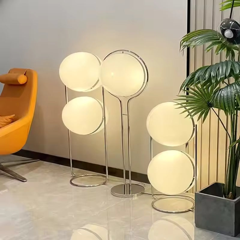 Stehlampe im Wohnzimmer